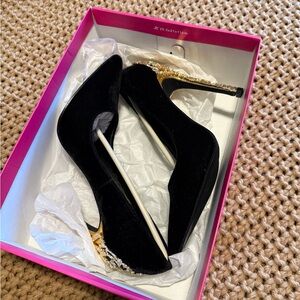 Elegant Black and Gold Women's Heels
